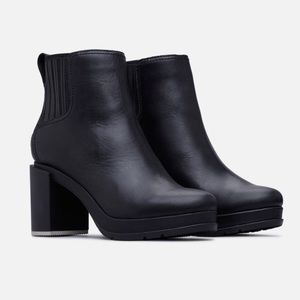 sorel margo leather chelsea boots